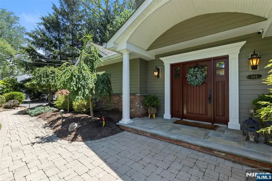 565 Dorchester Drive, River Vale, NJ 07675 - #2