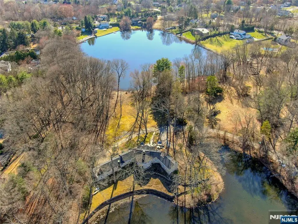 28 Turners Lake Drive, Mahwah, NJ 07430 - #1