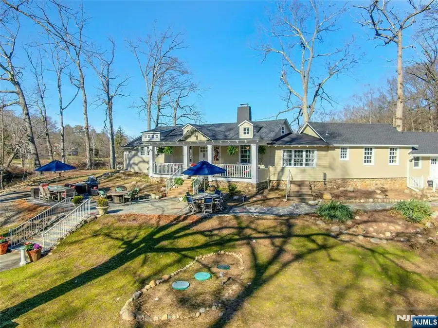 28 Turners Lake Drive, Mahwah, NJ 07430 - #2
