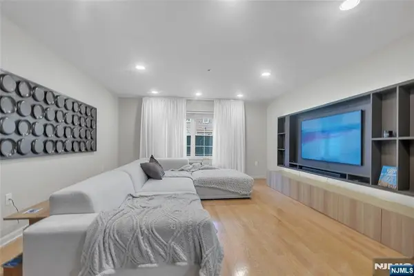 547 Gorge Road 2E, Cliffside Park, NJ 07010