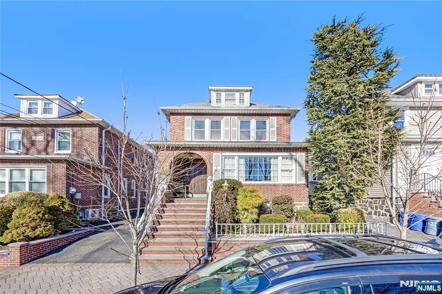 429 Oakdene Avenue, Cliffside Park, NJ 07010 - #2