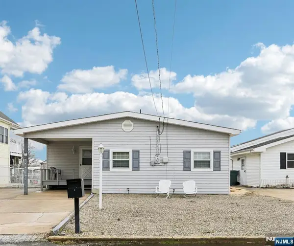 21 Lake Michigan Drive, Little Egg Harbor, NJ 08087