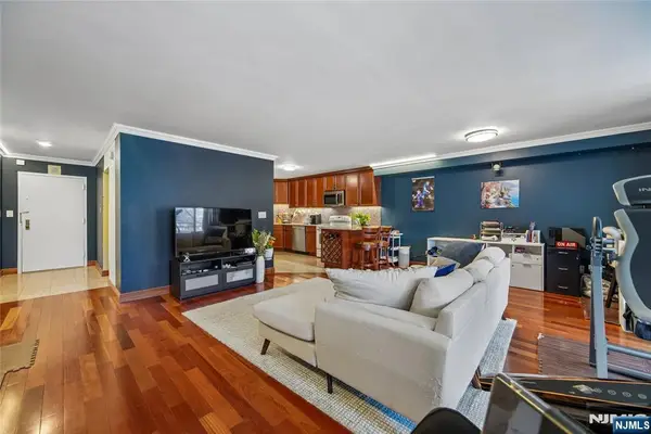 1055 River Road 302, Edgewater, NJ 07020