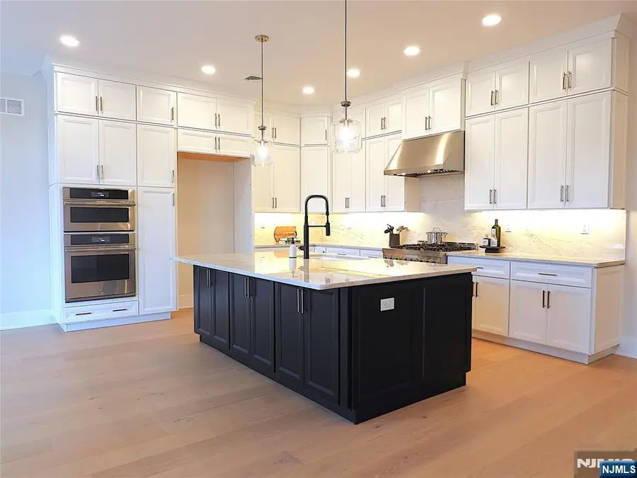 72 Woodmont Circle, River Vale, NJ 07675 - #2