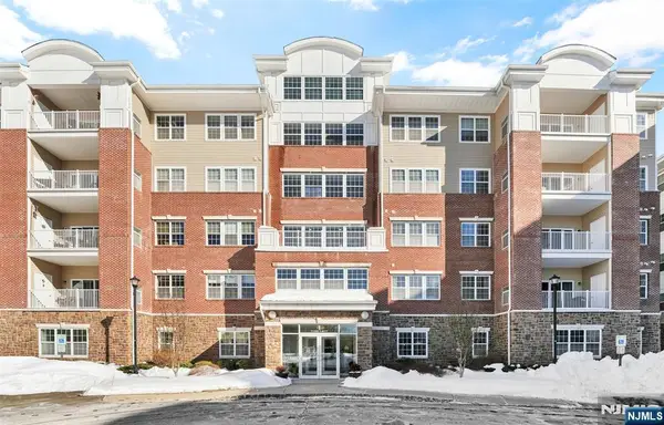 1118 Warrens Way, Wanaque, NJ 07465