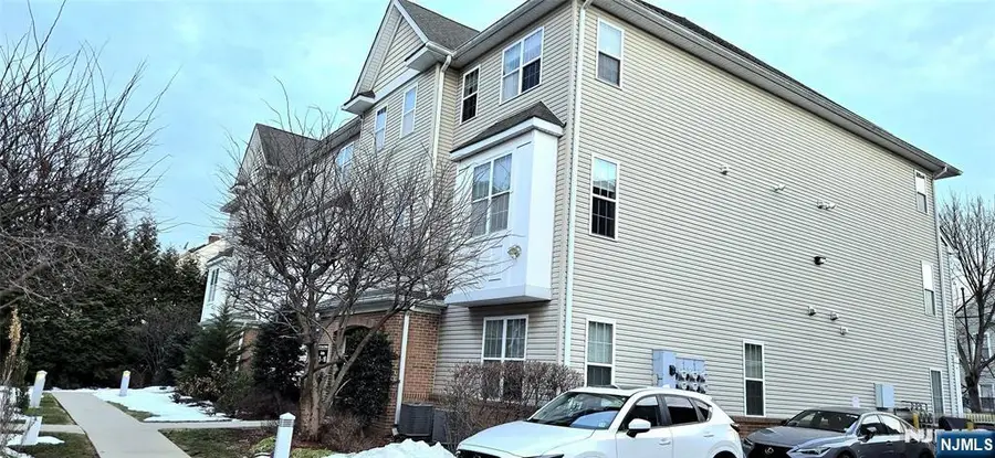 410 Howe Avenue 16, Passaic, NJ 07055 - #2