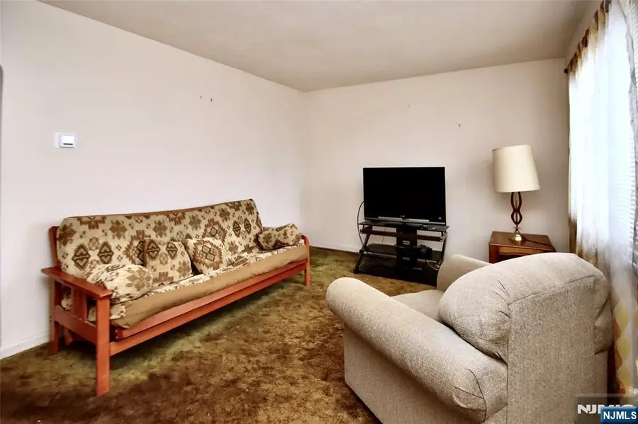 39-23 Van Duren, Fair Lawn, NJ 07410 - #2