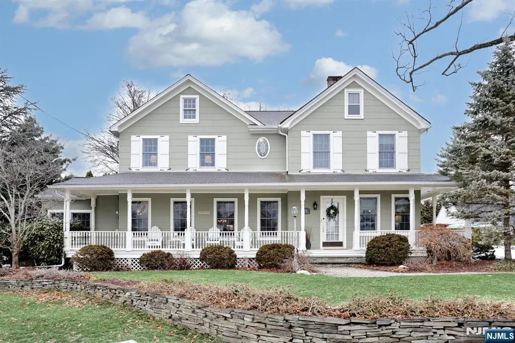 215 Hill Street, Midland Park, NJ 07432 - #1