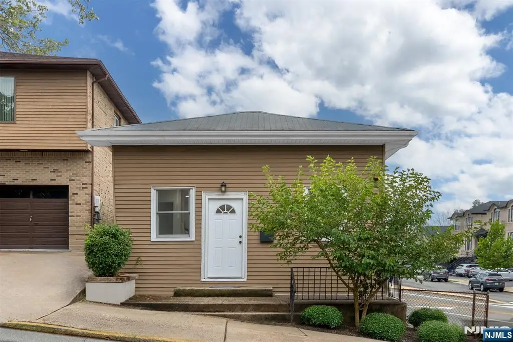 418 E Brinkerhoff Avenue, Palisades Park, NJ 07650 - #1