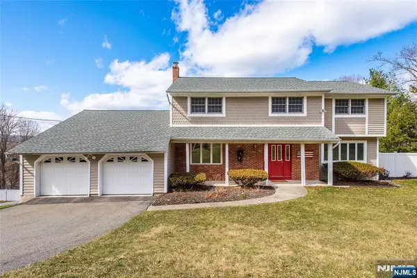 9 McAtee Lane, Wanaque, NJ 07465