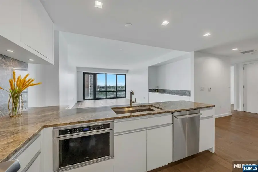 320 Adolphus Avenue 1009, Cliffside Park, NJ 07010 - #3