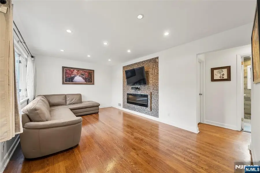 636 Elm Avenue, Ridgefield, NJ 07657 - #3