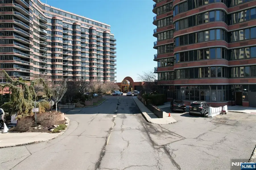 100 Carlyle Drive 14G-NORTH, Cliffside Park, NJ 07010 - #3