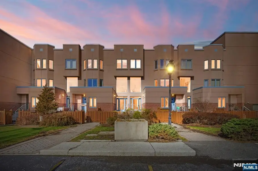 308 Nelson Court, Edgewater, NJ 07020 - #2