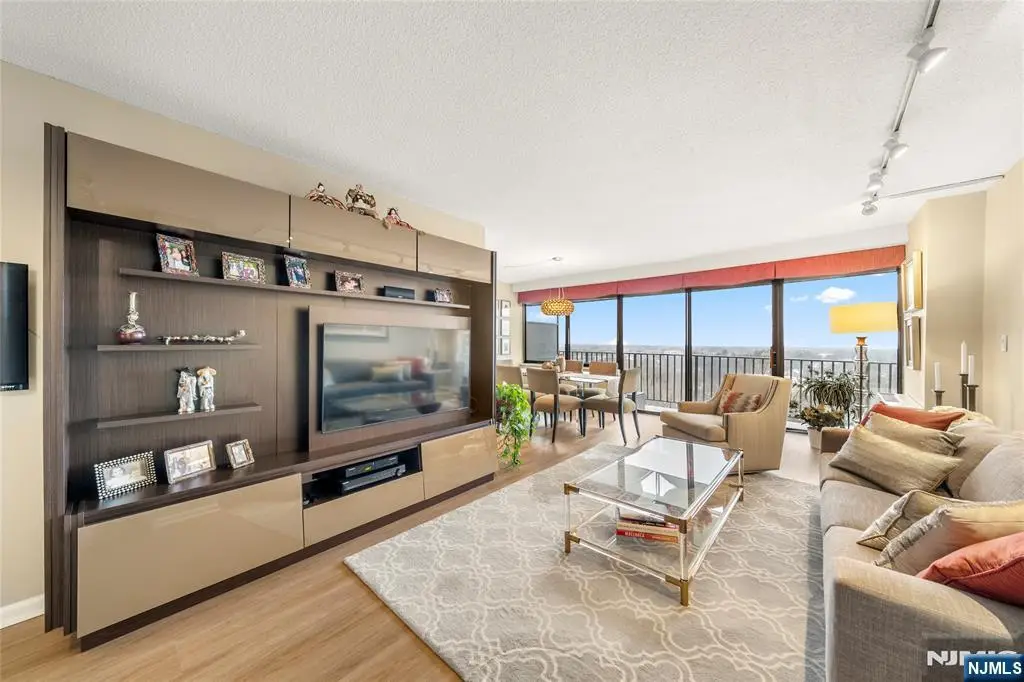 277 Prospect Avenue 14B, Hackensack, NJ 07601 - #1