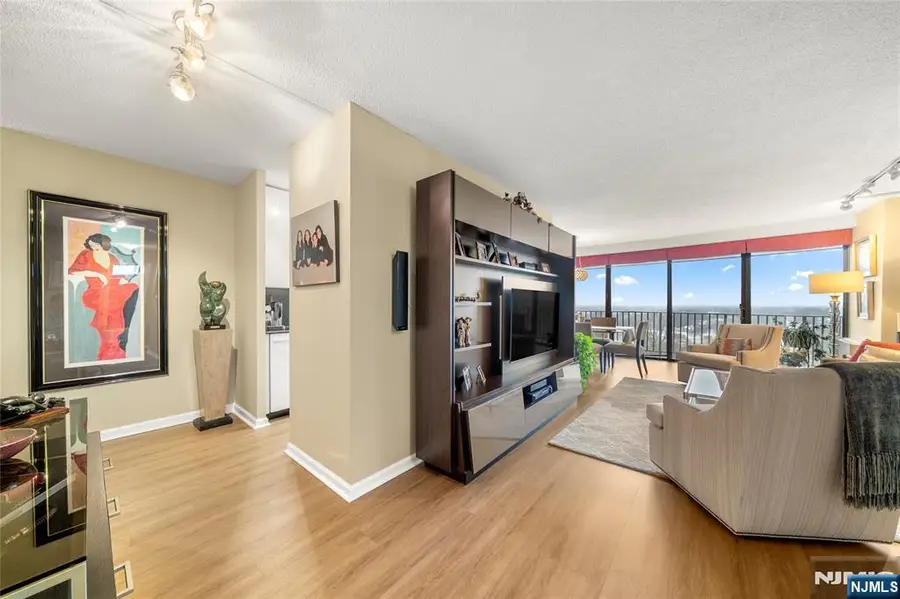 277 Prospect Avenue 14B, Hackensack, NJ 07601 - #2