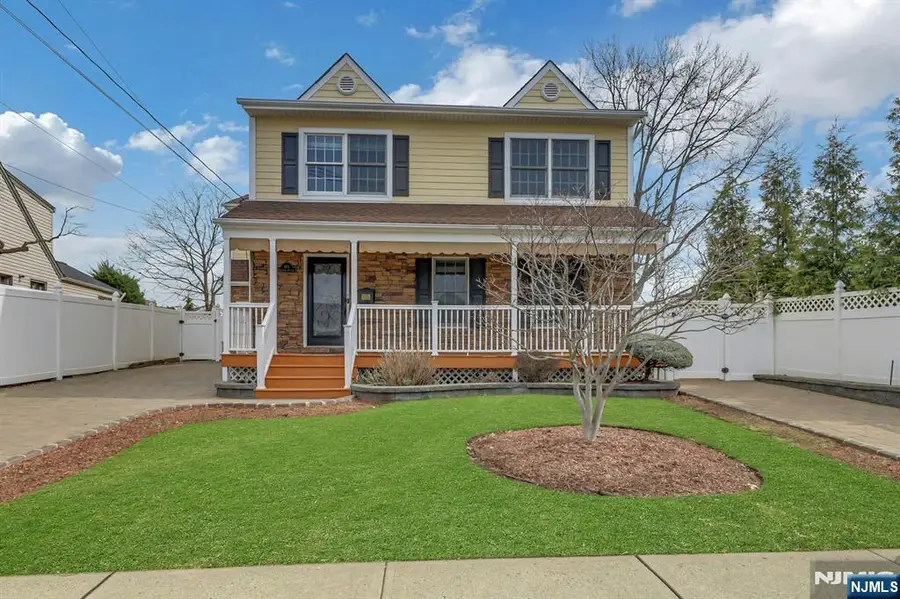 488 Fairlawn Parkway, Saddle Brook, NJ 07663 - #2