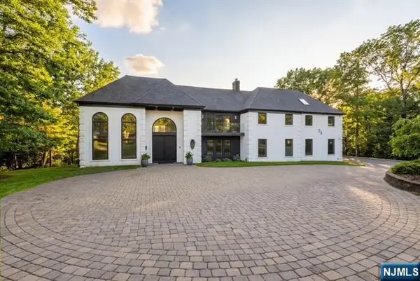 84 Shrewsbury Drive, Livingston, NJ 07039