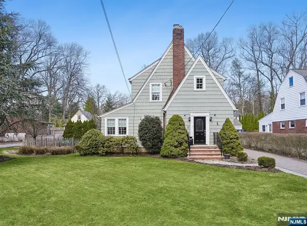 25 Bowers Road, Caldwell, NJ 07006