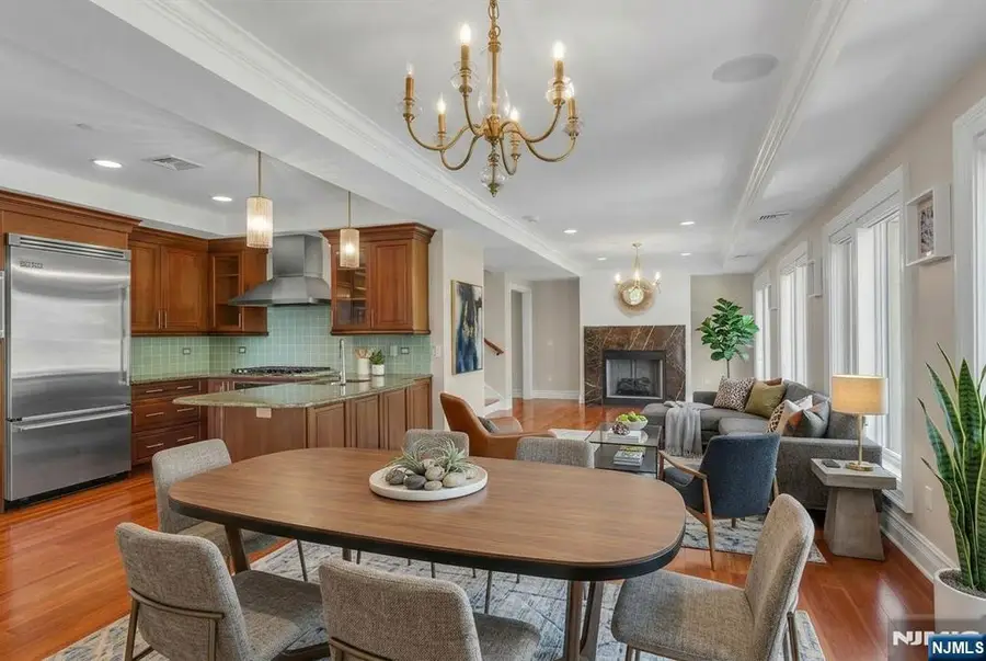 31 Cambridge Way, Weehawken, NJ 07086 - #2