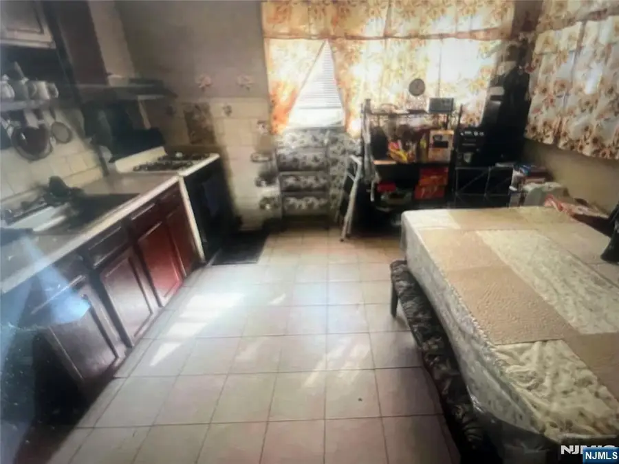 285 6th Street, Newark, NJ 07107 - #3