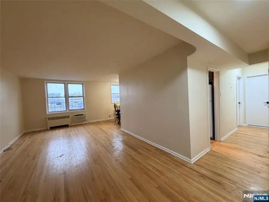 2160 Center Avenue 4R, Fort Lee, NJ 07024 - #2