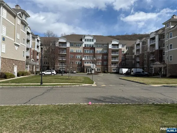 1118 Warrens Way, Wanaque, NJ 07465