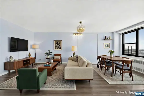 10 Huron Avenue 8J, Jersey City, NJ 07306