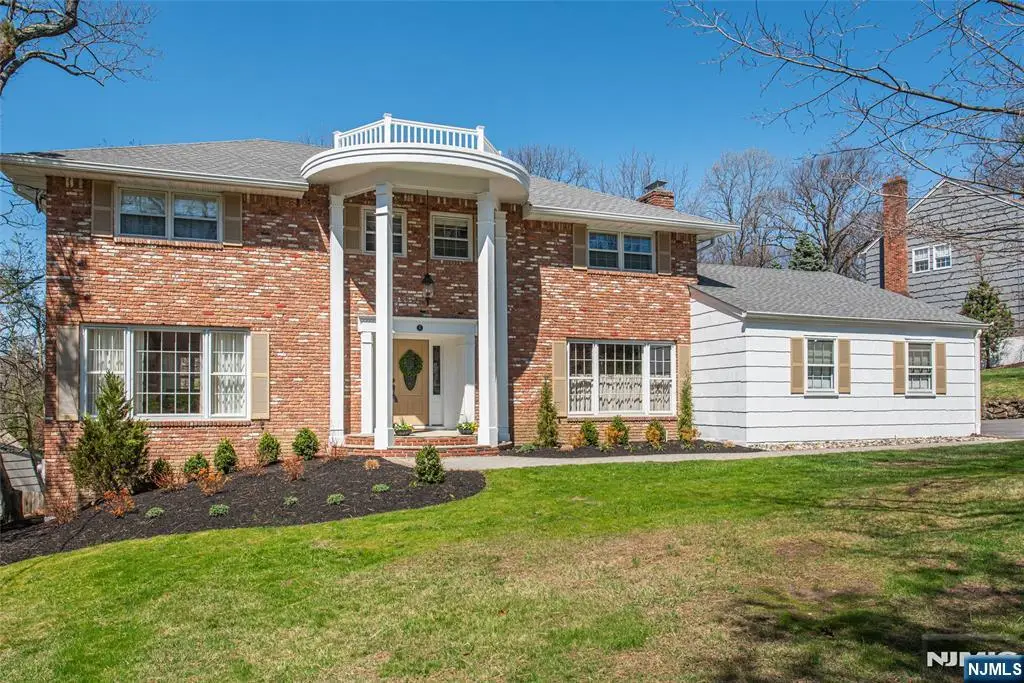 5 Robin Hill Road, North Caldwell, NJ 07006 - #1