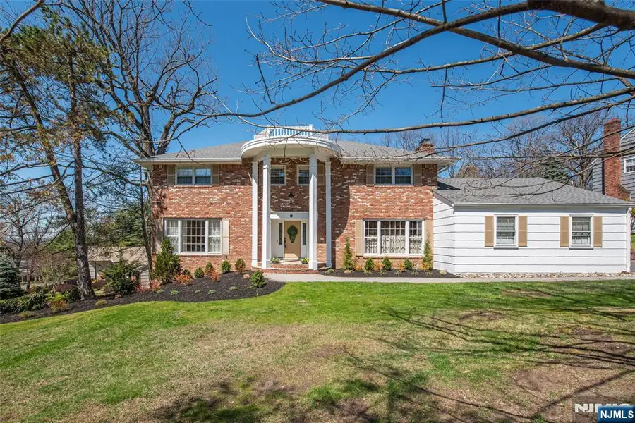 5 Robin Hill Road, North Caldwell, NJ 07006 - #2