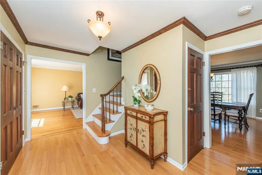 5 Robin Hill Road, North Caldwell, NJ 07006 - #3