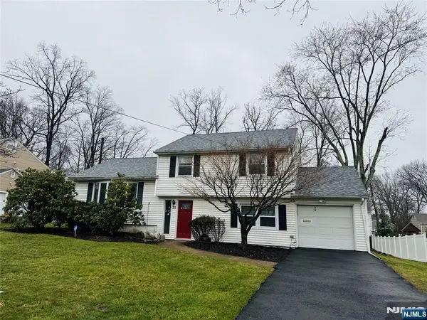 33 Belmont Drive, Livingston, NJ 07039