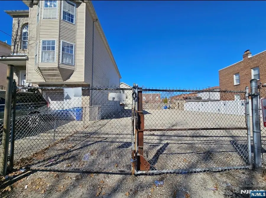 716 6th Street, Newark, NJ 07107 - #3