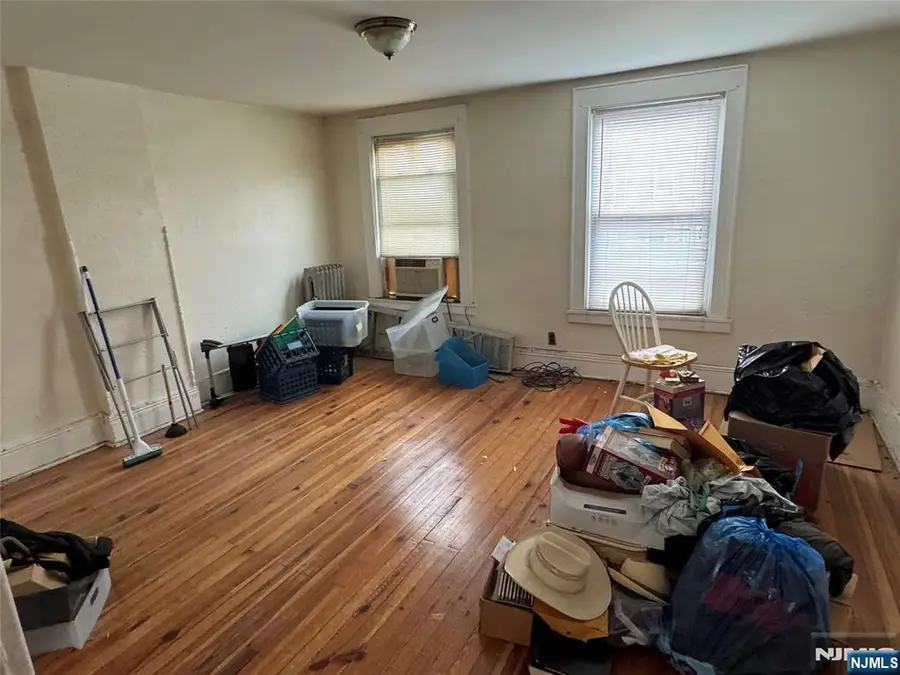 680 1/2 Chestnut Street, Kearny, NJ 07032 - #3