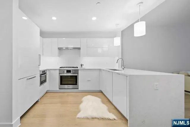 9 Ave At Port Imperial 326, West New York, NJ 07093 - #2