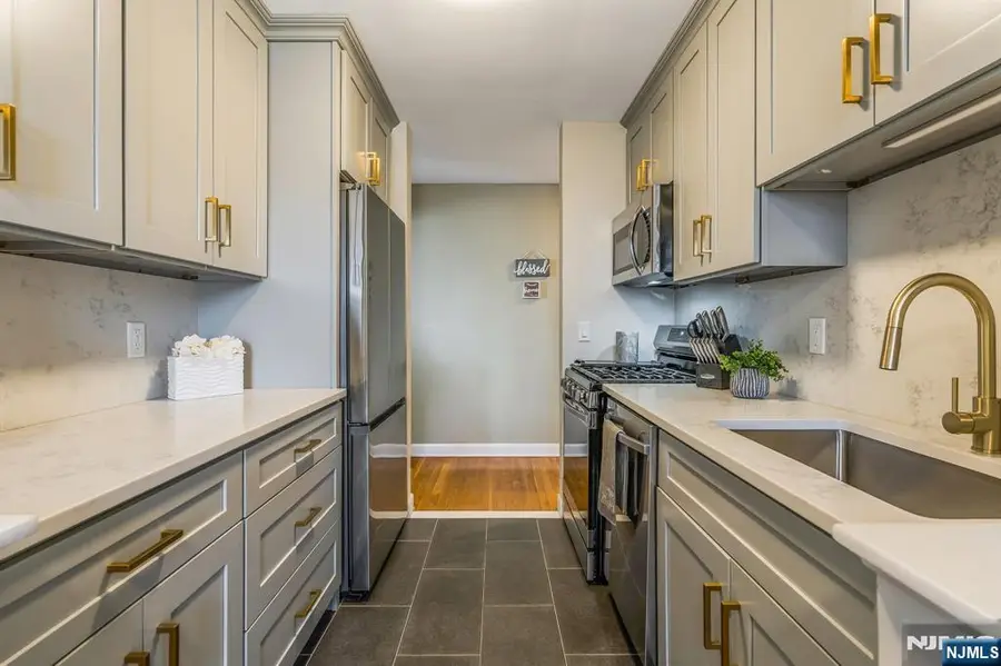 605 Grove Street 15 L, Clifton, NJ 07013 - #3