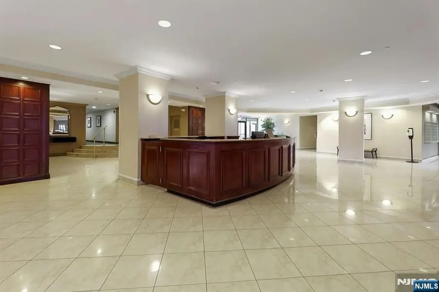 2200 N Central 15G, Fort Lee, NJ 07024 - #2
