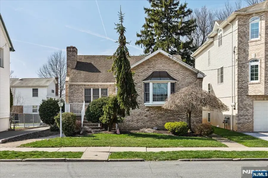 618 3rd Avenue, Lyndhurst, NJ 07071 - #2