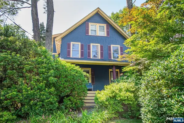 530 Up Mountain Avenue, Montclair, NJ 07043