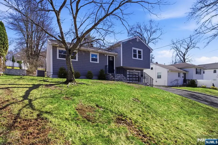 22 Barry Drive, West Orange, NJ 07052 - #3