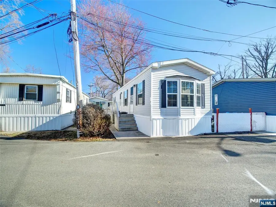 17 E 6th Street, Moonachie, NJ 07074 - #2