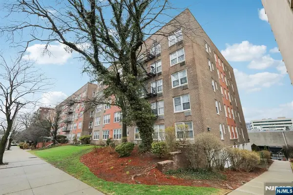 2160 Center Avenue 4N, Fort Lee, NJ 07024