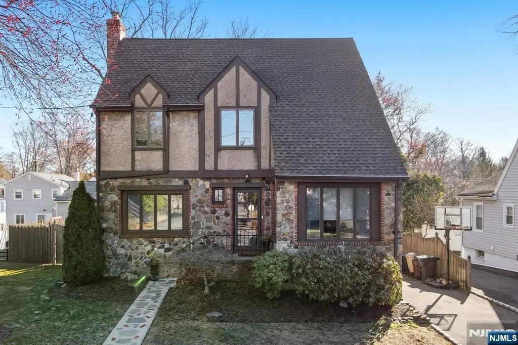 20 Vincent Street, Hillsdale, NJ 07642 - #1