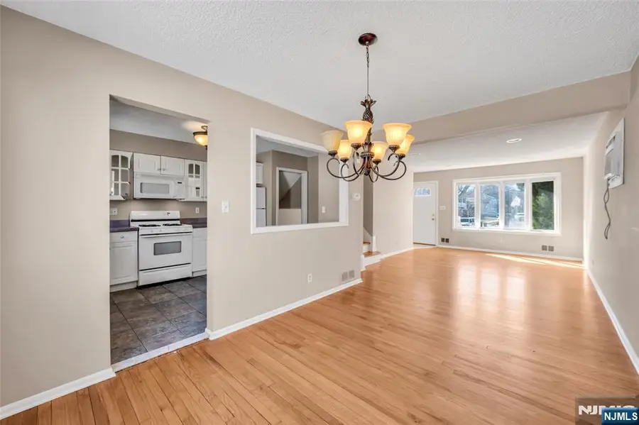 24 Carolyn Road, Belleville, NJ 07109 - #3