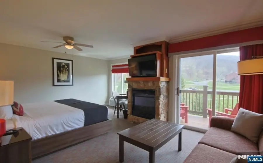 2 Chamonix Drive 427, Vernon, NJ 07462 - #3