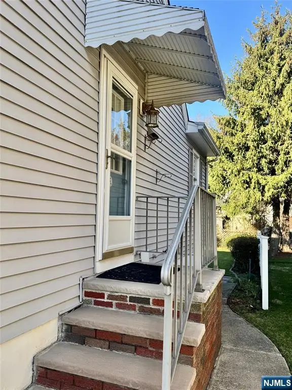 689 Linden Avenue, Ridgefield, NJ 07657 - #2