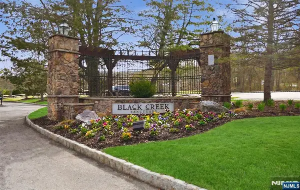 2 Pine Crescent 14, Vernon, NJ 07462