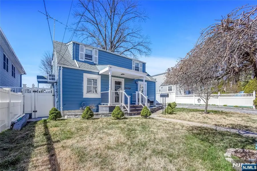 38 Henry Street, Elmwood Park, NJ 07407 - #3