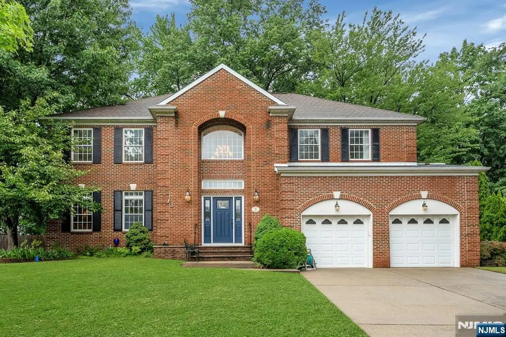 5 Pelican Court, Paramus, NJ 07652 - #1