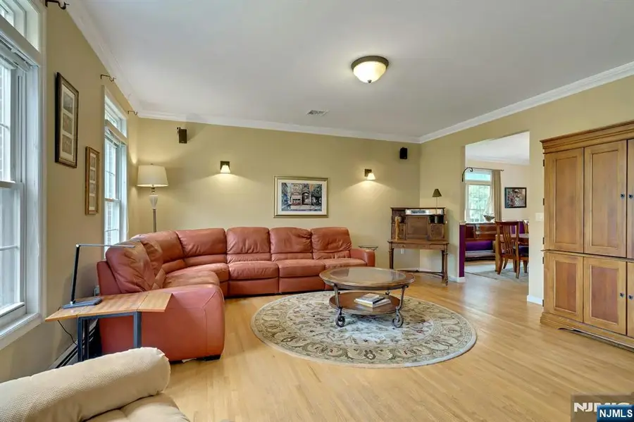 5 Pelican Court, Paramus, NJ 07652 - #3